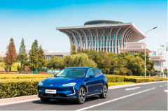 谁是最后的赢家？赛力斯华为智选SF5和Model Y之间